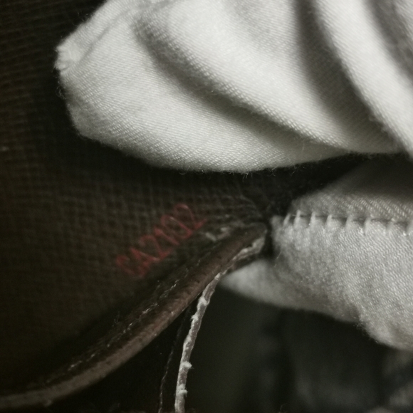 (sold off pm)100% Authentic LV Long Wallet - Picture 13 of 13